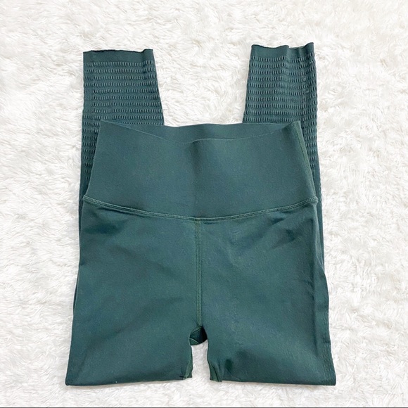 Fabletics High-Waisted SculptKnit® Capri - Picture 4 of 8